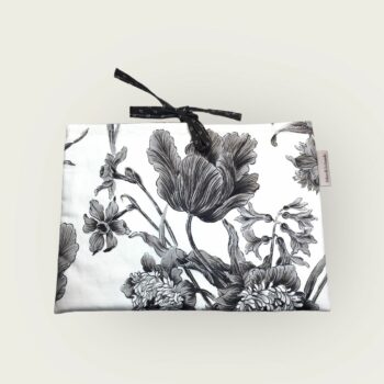 Housse matelassée en coton chintz, étui à livres et tablettes, création originale pièce unique, tissu vintage Romanex de Boussac. Taille S1, exemplaire 1, recto face A.