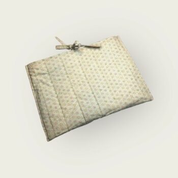 Etui matelassé fleuri champêtre, housse à livres et tablettes, création originale pièce unique, tissu vintage des années 1940s 1950s revalorisé. Taille S2, verso, doublure et matelassage.