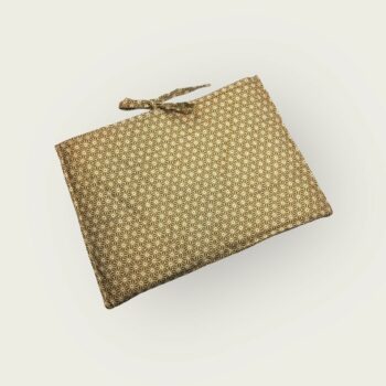 Housse à tablettes fleurie rouge, étui à livres, création originale pièce unique, tissu vintage des années 1940s 1950s revalorisé. Format S2, verso doublure et matelassage.