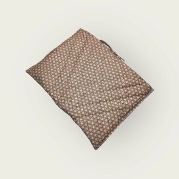 Housse matelassée en tissu vintage 1950s, pour ordinateur 13 pouces, création originale pièce unique, étui doublé réversible. Verso, doublure et matelassage.