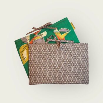 Housse à livres en tissu vintage 1950s, étui matelassé pour tablettes, pochette faite main, création originale pièce unique, toile ancienne revalorisée. Doublure et matelassage.