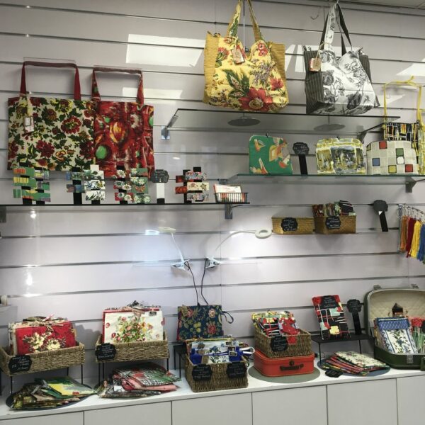 Pop-up store rue Lepic à Montmartre mars 2025