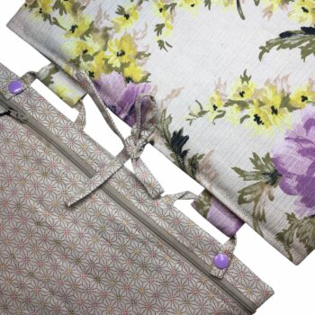 Etui pour ordinateur 13 pouces, fleuri et romantique, en tissu vintage, création originale pièce unique, housse doublée réversible. Détails du rabat amovible et des charnières souples.