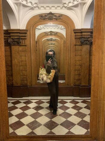 Le sac Libellule porté par la créatrice des Cabas de la Grande