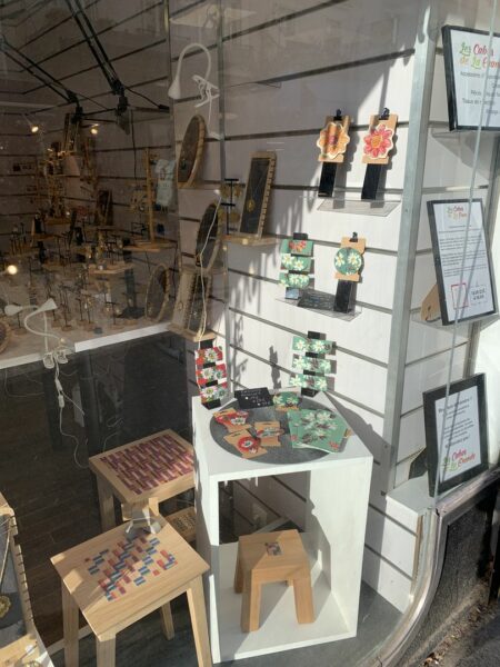 Pop-up store rue Lepic à Montmartre janvier 2026. Où acheter local des créations originales et du fait main à Paris.