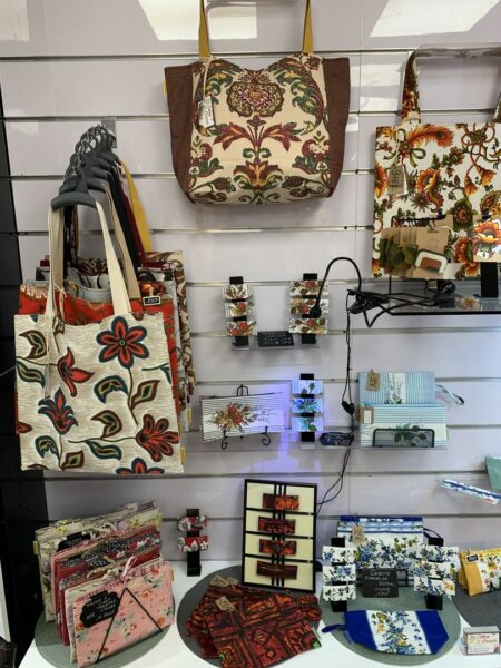 Pop-up store rue Lepic à Montmartre janvier 2026. Où acheter local des créations originales et du fait main à Paris.