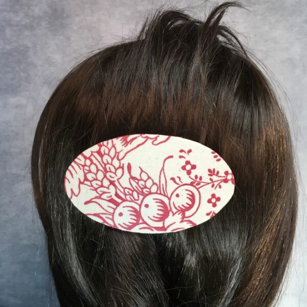 Barrette à cheveux, parure de tête, réalisée dans le tissu vintage Beaucaire de l'éditeur Romanex de Boussac, un métrage neuf d'époque datant de 1967. Faite main à Paris, pièce unique. Exemplaire 2.