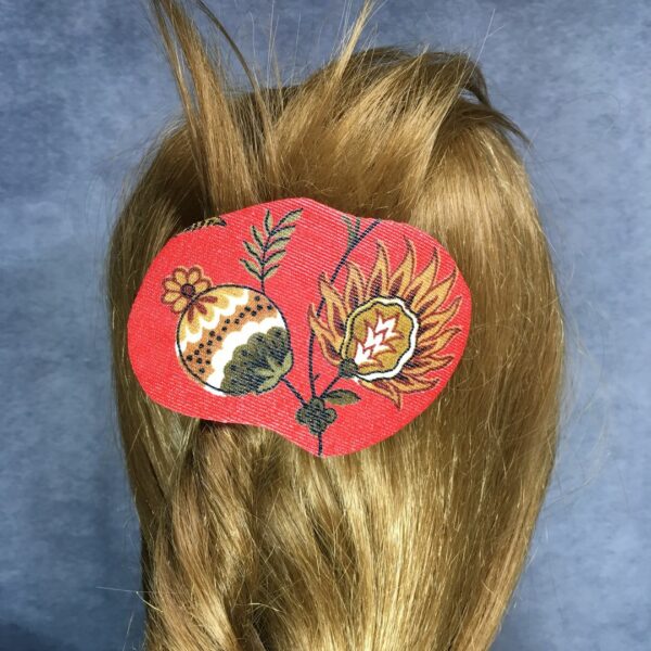 Barrette à cheveux, parure de tête, réalisée dans le tissu vintage Balkis de l'éditeur Romanex de Boussac, un ancien rideau datant de 1967. Faite main à Paris, pièce unique. Exemplaire 3.