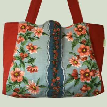 Cabas XXL terracotta rouille, grand sac de plage fleuri en tissu vintage 1950s. Fourre-tout réversible, accessoire d'inspiration rétro, fait main en France. Exemplaire 1, recto face A.