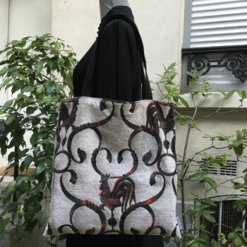 Totebag en tissu vintage baroque, cabas avec dessin de coq. Fourre-tout réversible en toile d'ameublement revalorisée, création originale, fait main. Recto face A. Exemplaire 1.
