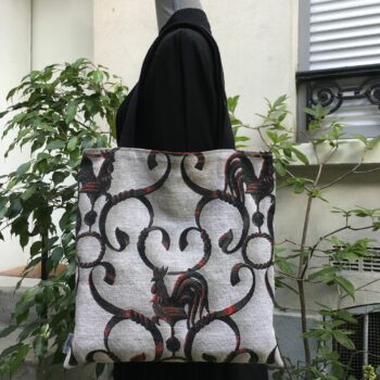 Totebag en tissu vintage baroque, cabas avec dessin de coq. Fourre-tout réversible en toile d'ameublement revalorisée, création originale, fait main. Recto face B. Exemplaire 1.