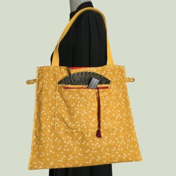 Tote bag vintage baroque, cabas Venezia Grand, fait main en France. Sac fourre-tout réversible en tissu ancien revalorisé, accessoire d'inspiration rétro. Verso, doublure et poche zippée ouverte.