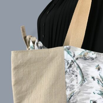 Grand sac de plage beige, cabas en toile vintage. Exemplaire 3, recto face A, liens d'attache.