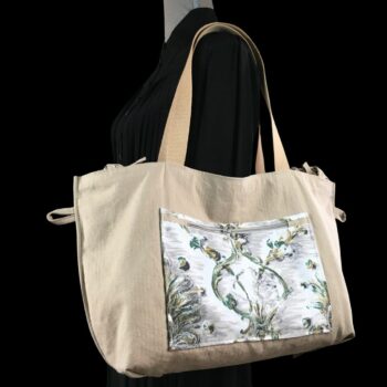 Grand sac de plage beige, cabas en toile vintage. Exemplaire 2, verso, doublure et poche intérieure zippée.