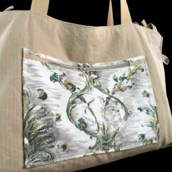 Grand sac de plage beige, cabas en toile vintage. Exemplaire 2, verso, doublure et poche intérieure zippée.