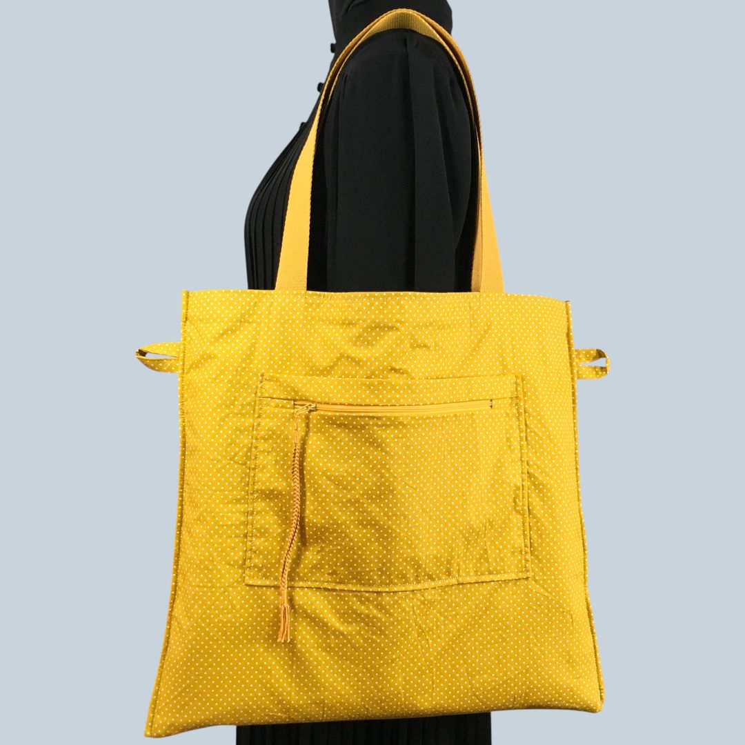 Sac fleuri en laine et lin, fait main en France. Fourre-tout réversible en tissu vintage revalorisé, accessoire d'inspiration rétro. Exemplaire 1. Verso, doublure et poche.