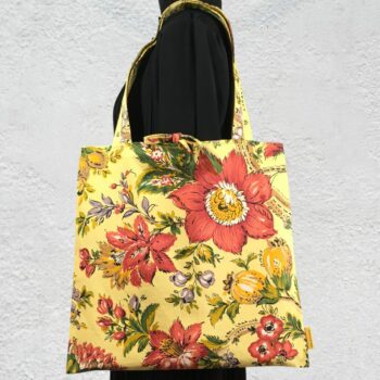Sac rétro et estival d'inspiration provençale, fait main en France. Sac fourre-tout réversible en tissu vintage revalorisé. Exemplaire 1.