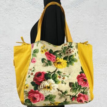 Cabas fleuri en laine et lin, fait main en France. Fourre-tout réversible en tissu vintage revalorisé, accessoire d'inspiration rétro. Recto face B.