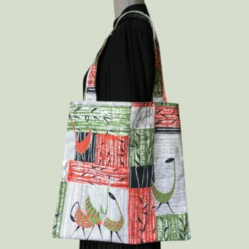Sac shopping doublé réversible pour femme en tissu vintage 1950s imprimé d'inspiration africaine Bamako par Romanex de Boussac 1958, face B.