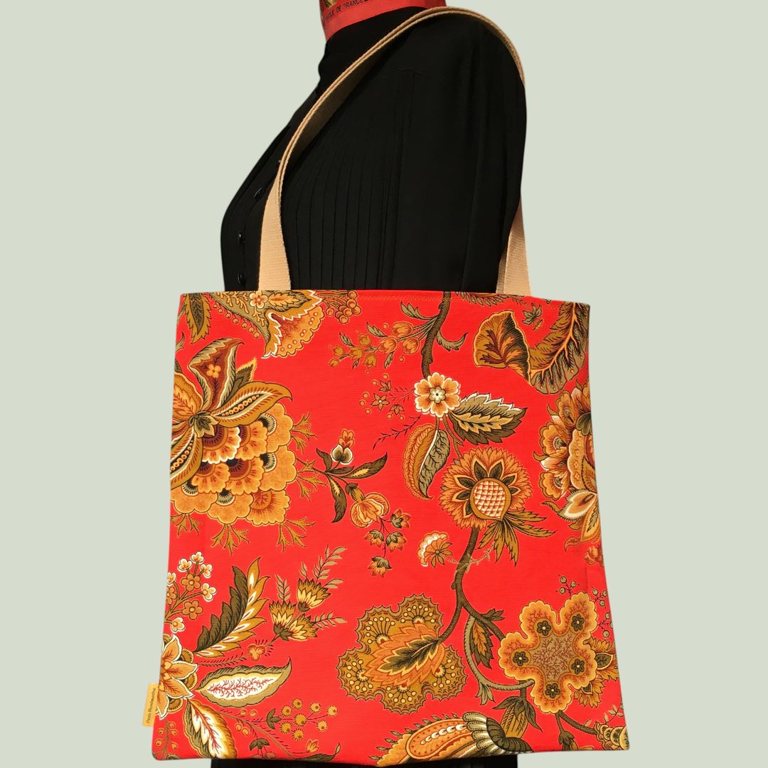 Sac vintage en toile rouge, imprimé baroque, Balkis par Laurent Stève 1967. Exemplaire 4, recto face B.