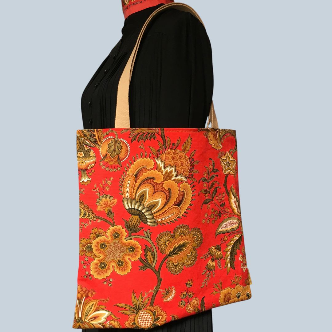 Sac vintage en toile rouge, imprimé baroque, Balkis par Laurent Stève 1967. Exemplaire 3, recto face A.