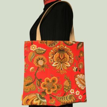 Sac vintage en toile rouge, imprimé baroque, Balkis par Laurent Stève 1967. Exemplaire 2, recto face B.