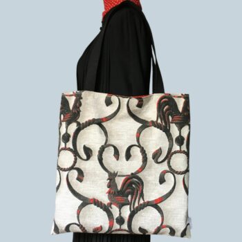 Totebag en tissu vintage baroque, cabas avec dessin de coq. Fourre-tout réversible en toile d'ameublement revalorisée, création originale, fait main. Recto face A. Exemplaire 1.