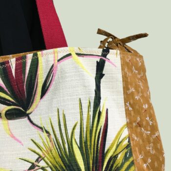 Sac Tiki tropical, tissu vintage années 1950, cabas en toile fait main. Exemplaire 1, recto face B, liens d'attache, détails.