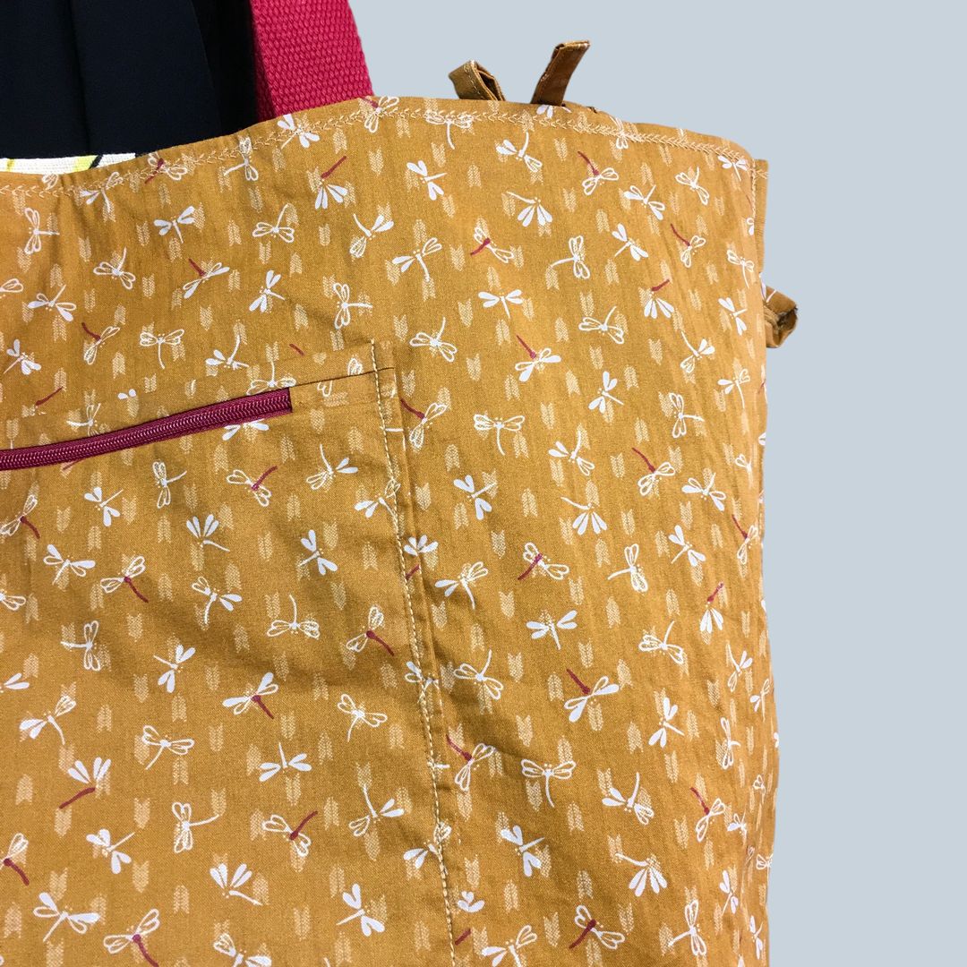 Sac Tiki tropical, tissu vintage années 1950, cabas en toile fait main. Exemplaire 2, verso, doublure et poches, pattes d'attache, détails.