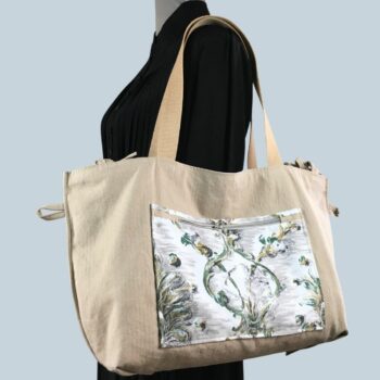 Grand sac de plage beige, cabas en toile vintage. Exemplaire 2, verso, doublure et poche intérieure zippée.