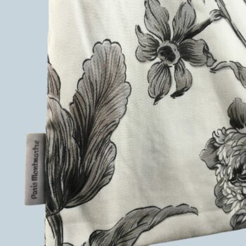 Sac vintage floral gris, imprimé fleuri noir et blanc, fait main à Paris. Fourre-tout réversible en coton chintz, accessoire d'inspiration rétro seventies. Exemplaire 1, recto face B, détails, étiquette.