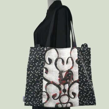 Sac en tissu vintage baroque, cabas girouette avec dessin de coq. Fourre-tout réversible en toile d'ameublement revalorisée, création originale, fait main. Recto face B.