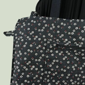 Sac en tissu vintage baroque, cabas girouette avec dessin de coq. Verso et poche intérieure zippée. Détails, patte d'attache.