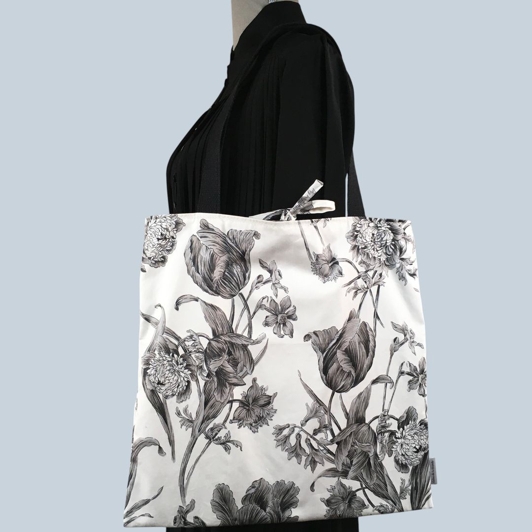 Sac vintage en coton chintz à motif floral. Fourre-tout réversible en tissu de collection, accessoire d'inspiration rétro seventies, fait main en France. Recto face A.