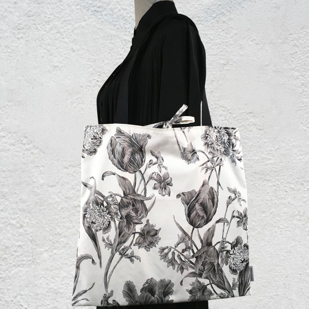 Sac vintage en coton chintz à motif floral. Fourre-tout réversible en tissu de collection, accessoire d'inspiration rétro seventies, fait main en France. Recto face A.