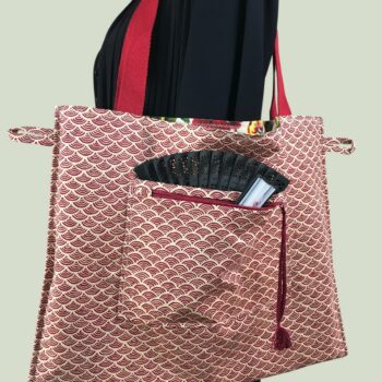 Sac en toile de lin vintage à imprimé fleuri. Exemplaire 1, verso et poches, patte d'attache.