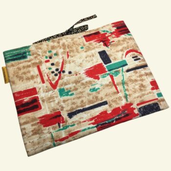 Pochette à livres matelassée beige, étui pour tablettes, fait main, création originale pièce unique, tissu vintage revalorisé Marignan années 1960s. Taille S2 recto face B.