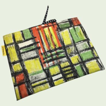Housse à livres en tissu vintage, étui matelassé pour tablettes, pochette faite main, création originale pièce unique, toile barkcloth années 1960s. Taille S2, exemplaire 1, recto face B.