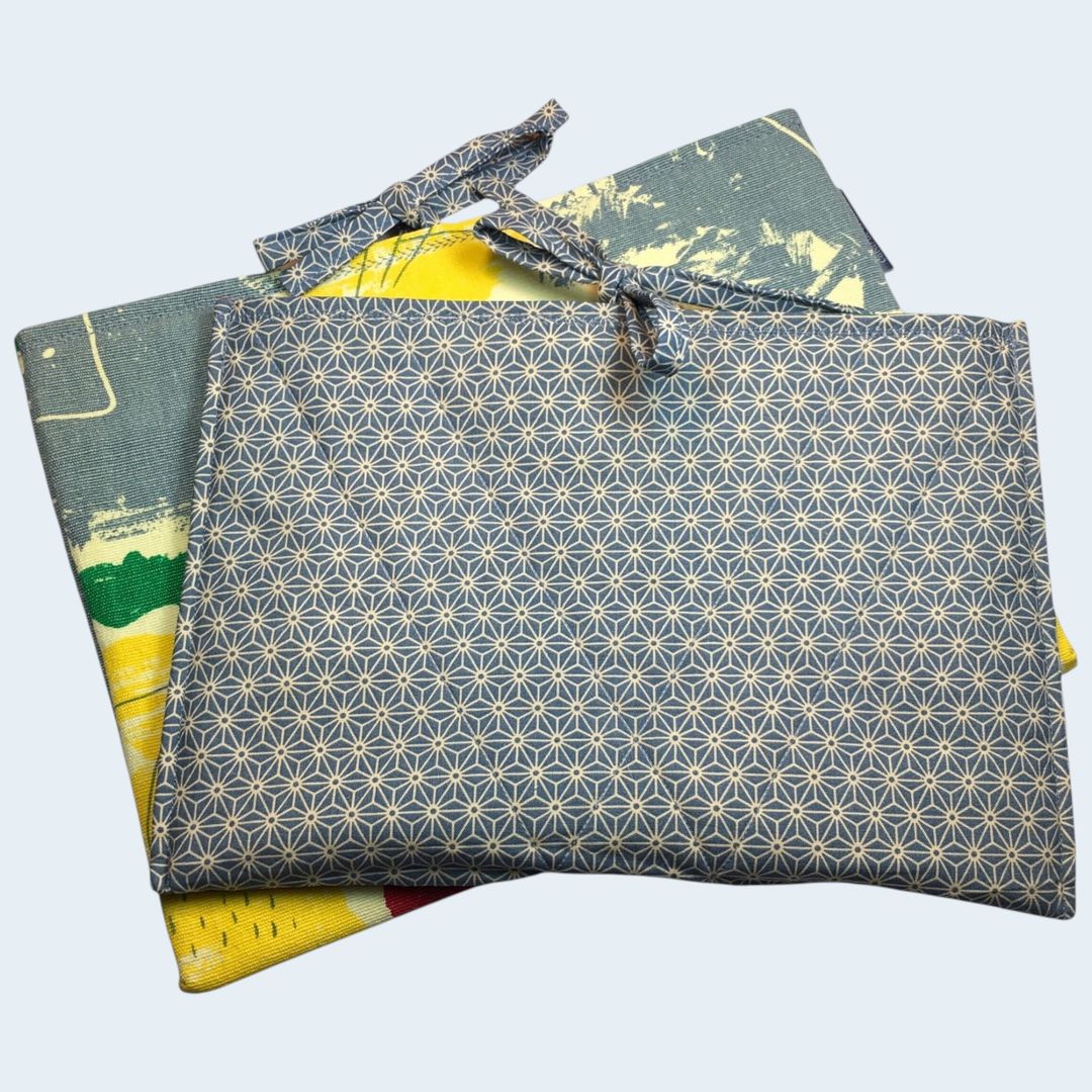 Etui matelassé pour livres et tablettes en tissu vintage, création originale pièce unique, toile revalorisée années 1950s.