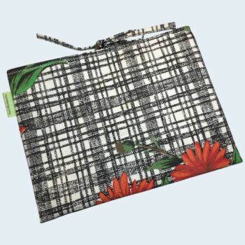 Housse à tablettes fleurie sixties, étui matelassé pour livres, fait main, création originale pièce unique, tissu vintage 1960s revalorisé. Exemplaire 1 recto face B.