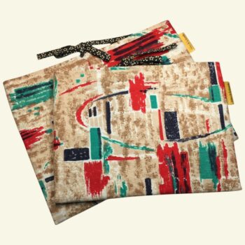 Pochette à tablettes matelassée beige, housse à livres, création originale pièce unique, tissu revalorisé Marignan années 1960s. Tailles S1 et S2.