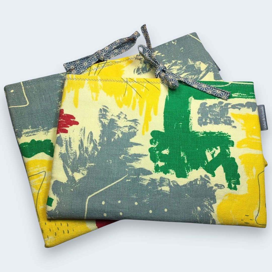 Etui matelassé pour livres et tablettes en tissu vintage, création originale pièce unique, toile revalorisée années 1950s.