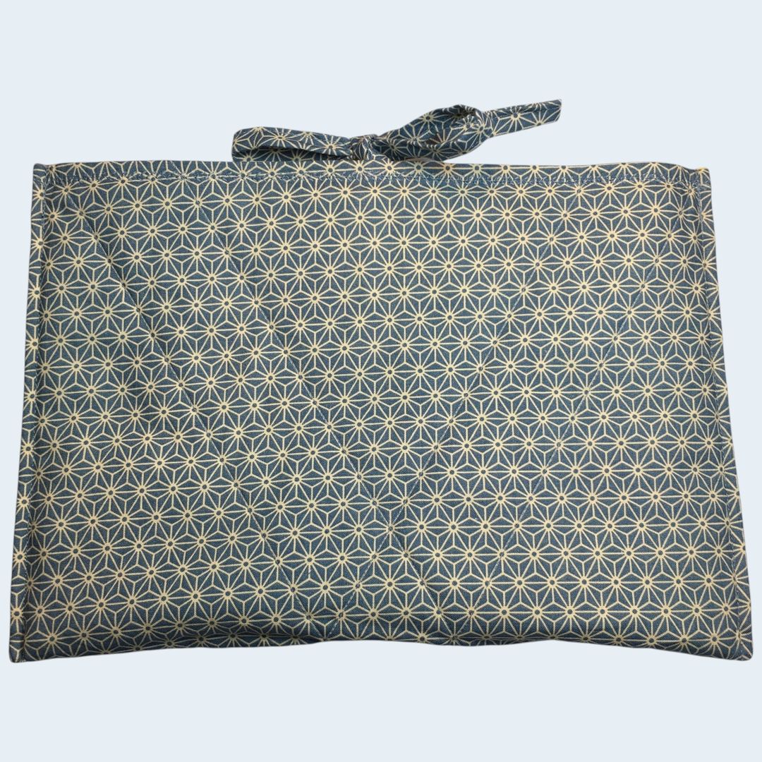 Etui matelassé pour livres et tablettes en tissu vintage, création originale pièce unique, toile revalorisée années 1950s. Taille S1, verso, doublure et matelassage.