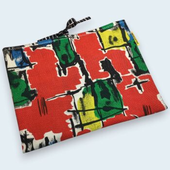 Housse matelassée fifties rouge, pour livres et tablettes, création originale pièce unique, tissu vintage typique des années 1950s revalorisé. Recto face A exemplaire 1.