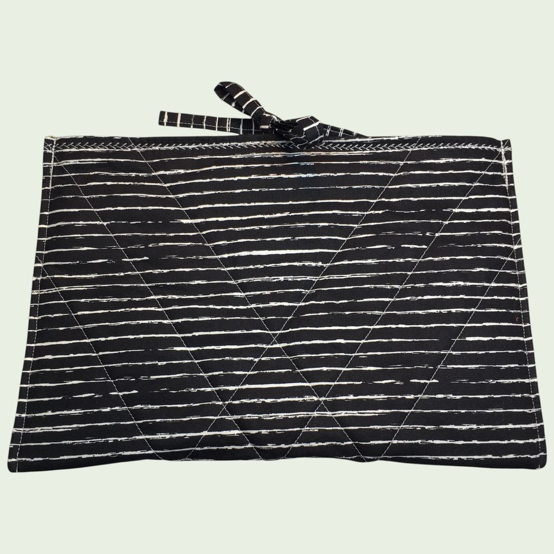 Housse à tablettes en tissu vintage, pochette pour livres, étui matelassé, création originale pièce unique, toile revalorisée années 1960s. Taille S1, verso, doublure et matelassage.