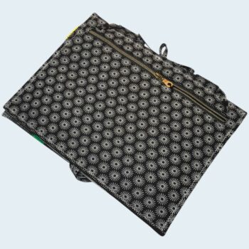 Etui pour ordinateur 13 pouces, en tissu vintage des Fifties, création originale pièce unique, housse matelassée doublée réversible. Face B du rabat amovible avec poche zippée.