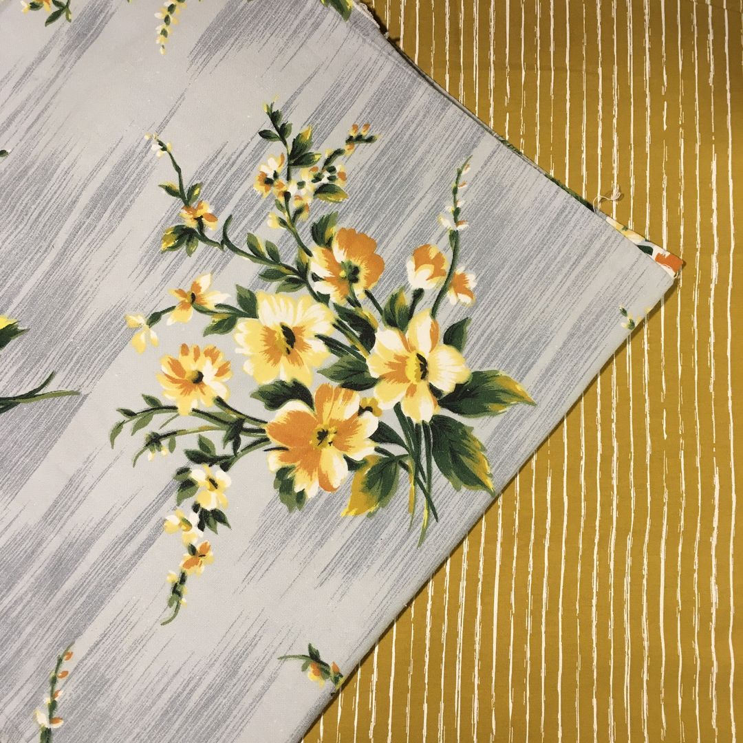 Tissu vintage gris, Touraine production Urgé France garanti Air Lumière lavable. Et sa doublure coordonnée.