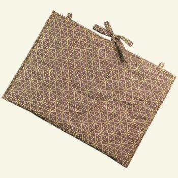 Housse matelassée vintage baroque, pochette à livres et tablettes, création originale pièce unique, tissu revalorisé Beldecor années 1960s. Taille 11-12 pouces. Verso, doublure et matelassage.