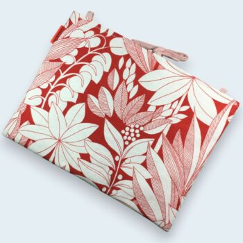 Housse ordinateur 13 pouces en tissu au motif végétal rouge et écru, toile vintage de 1972, création originale faite main à Paris, étui doublé réversible. Exemplaire 1 recto face B.