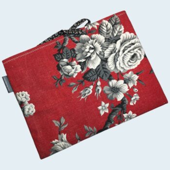 Housse à tablettes matelassée rouge, pochette à livres, création originale pièce unique, tissu vintage des années 1950s revalorisé. Taille S2, exemplaire 1, recto face B.